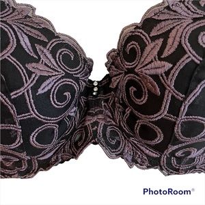 Wacoal Sexy Push-Up Underwire Bra, Black w/ Purple Embroidered Design, Sz 34B